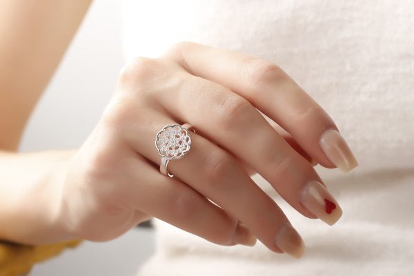 Silver Woman   Ring With Stone